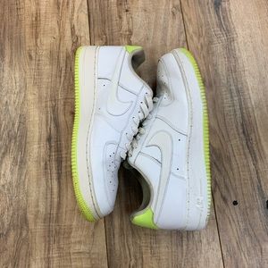 Nike Air Force One “Volt”